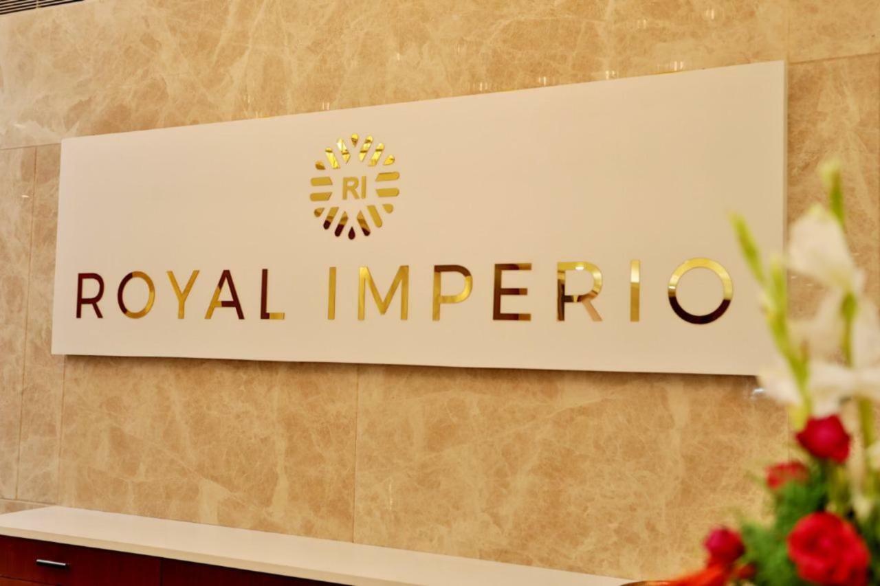 Royal Imperio Hotell Faridabad Exteriör bild