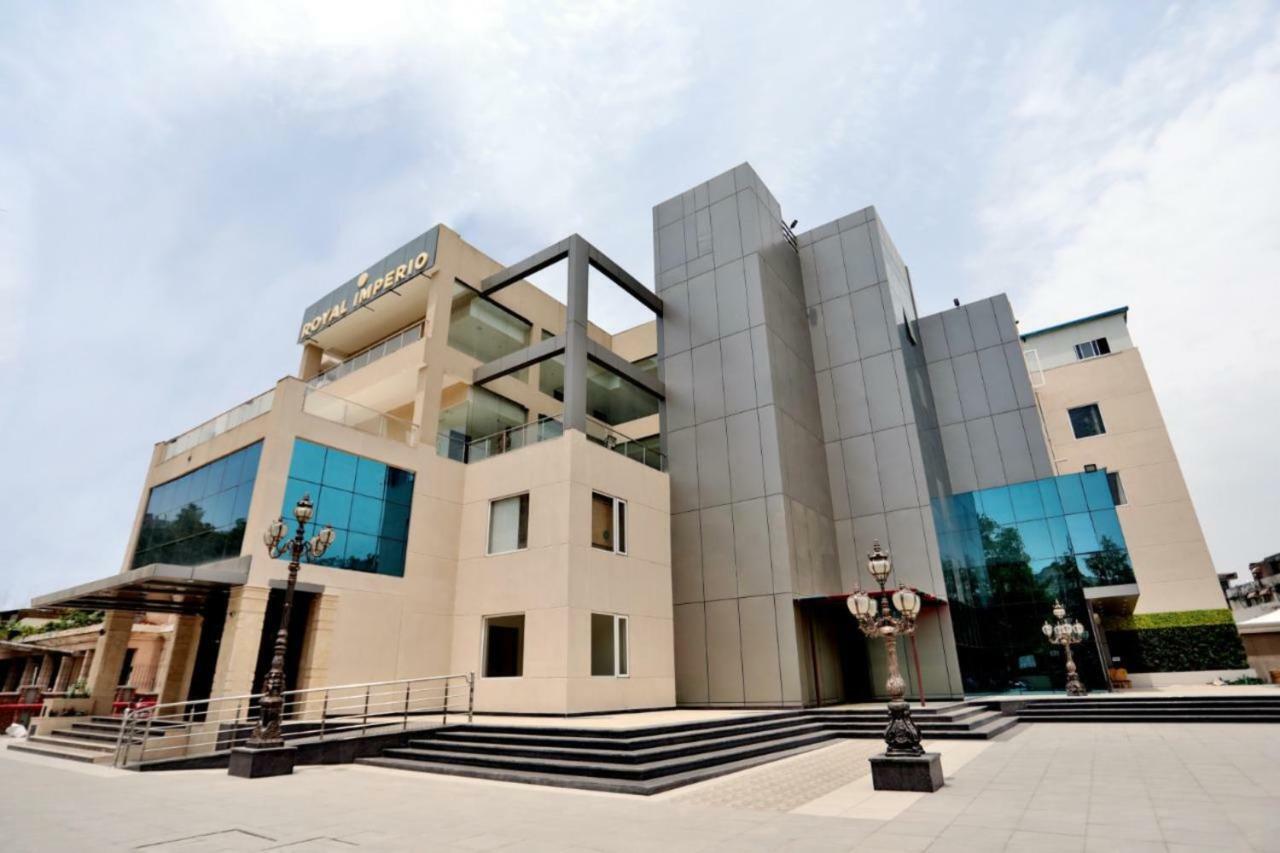Royal Imperio Hotell Faridabad Exteriör bild