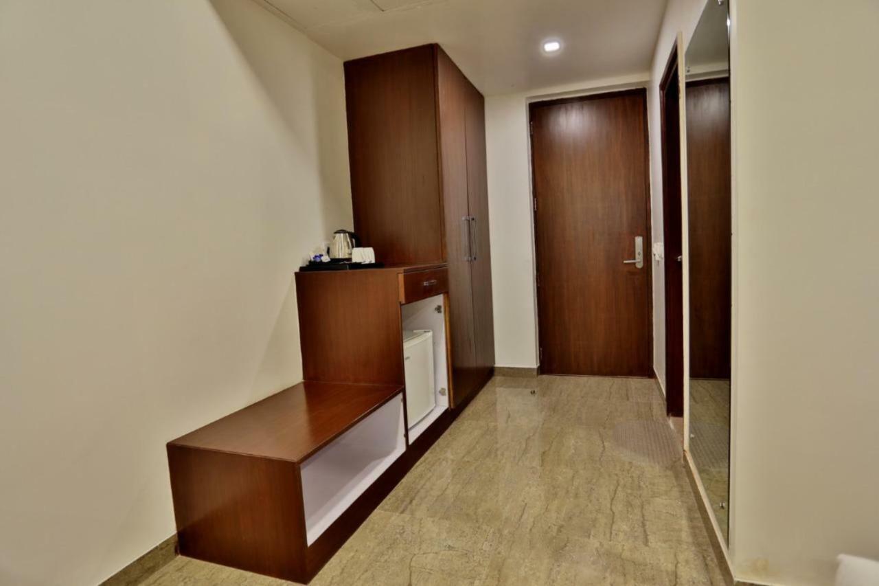 Royal Imperio Hotell Faridabad Exteriör bild