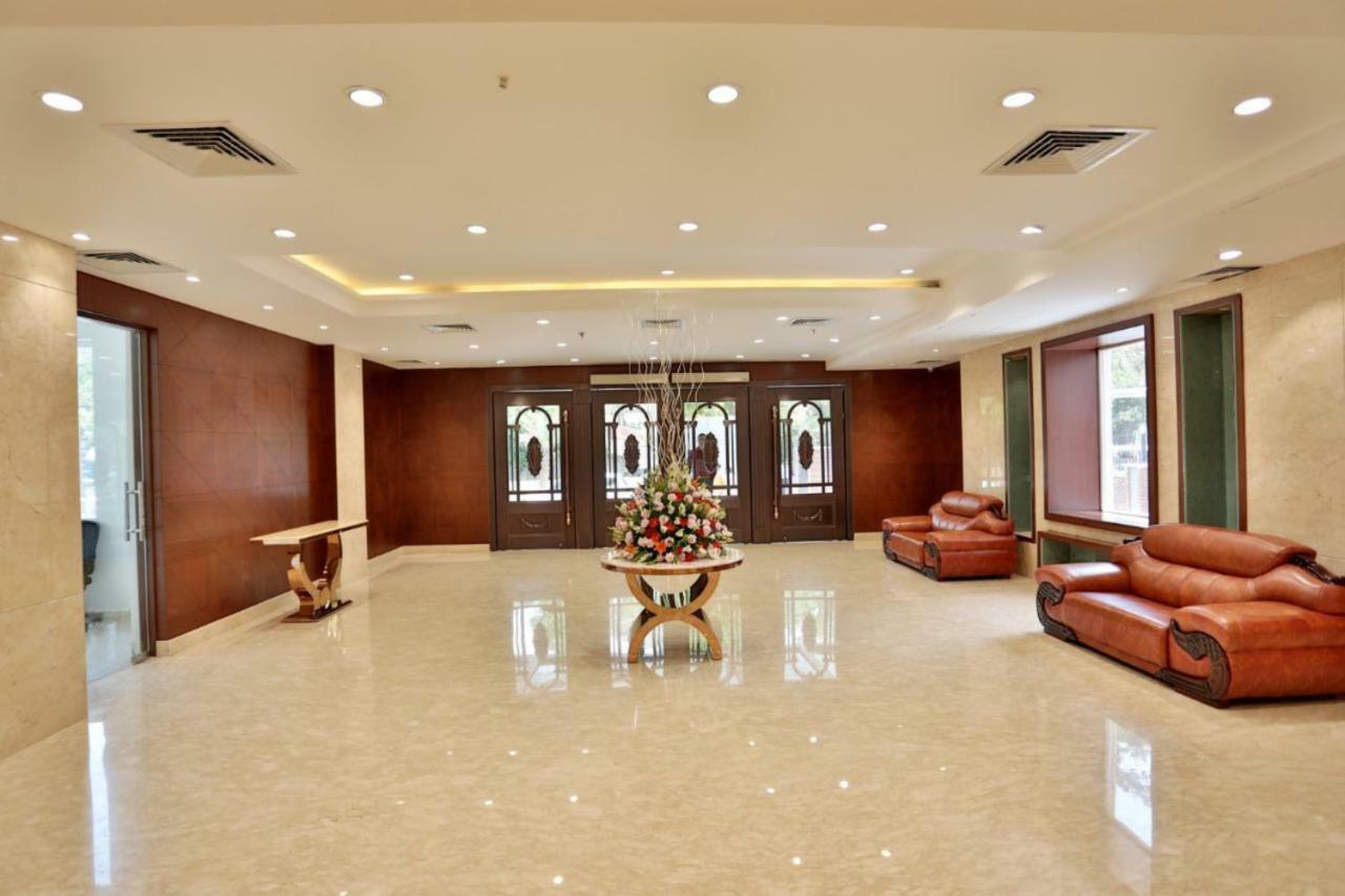 Royal Imperio Hotell Faridabad Exteriör bild