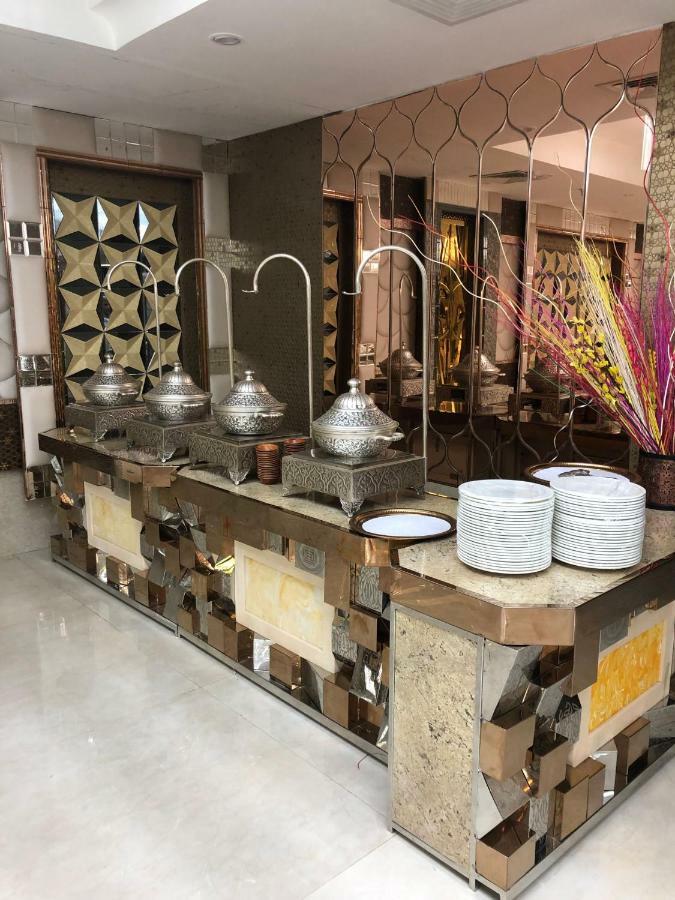 Royal Imperio Hotell Faridabad Exteriör bild