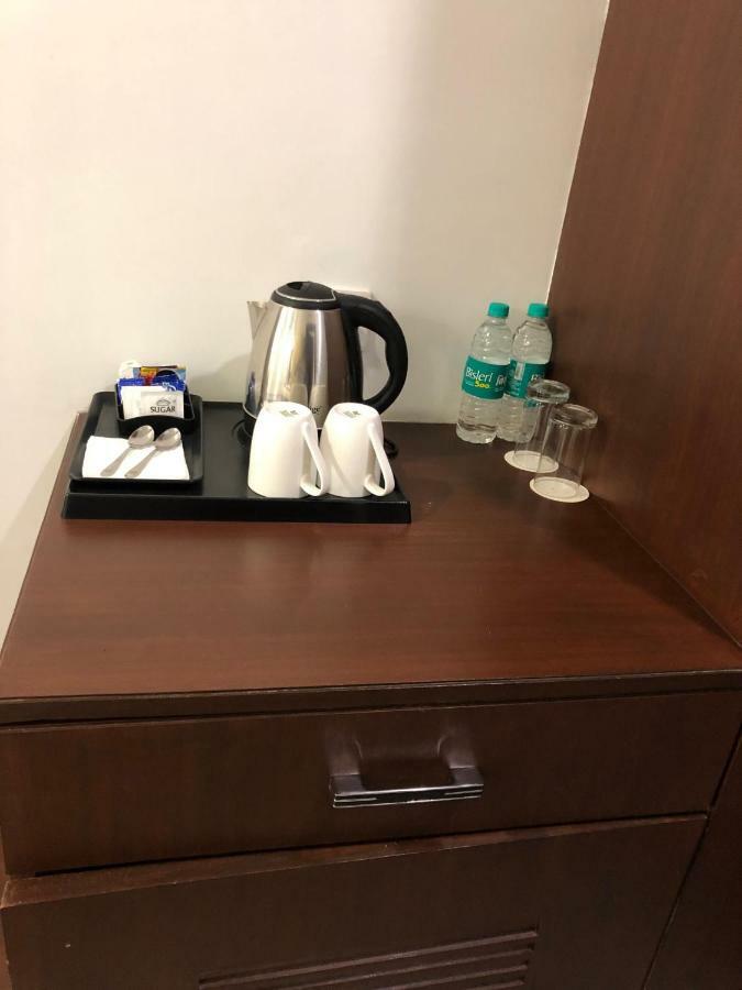 Royal Imperio Hotell Faridabad Exteriör bild
