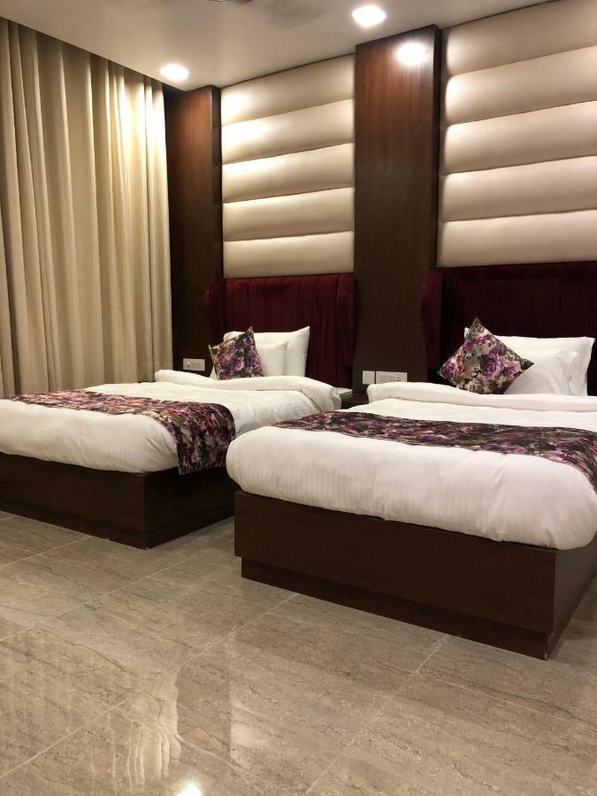 Royal Imperio Hotell Faridabad Exteriör bild