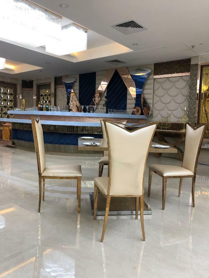 Royal Imperio Hotell Faridabad Exteriör bild